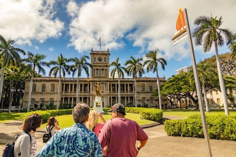Aliiolani Hale And Kamehameha Statue Visitors And Sign Honolulu Slider 
