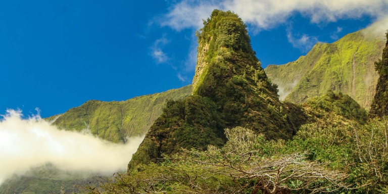 Iao Valley Needle and Clouds EX