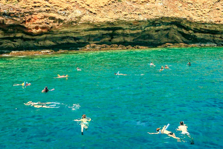 Molokini And Turtle Reef Morning Snorkel Snorkelers At Molokini Crater 