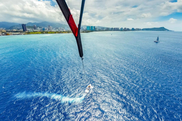 Xtreme Parasailing Over Oahu Parasail Boat And Ocean Oahu