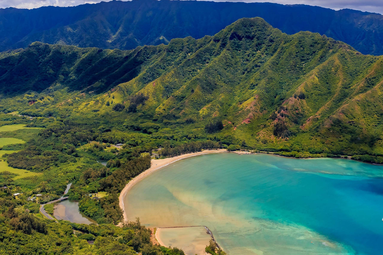 Bluehawaiianhelicopters Oahu Complete Helicopter Tour Oahu Coastline And Mountains