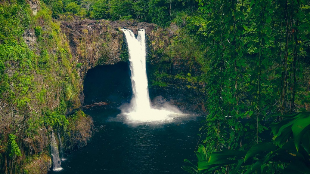 27 BEST Things to Do in Hilo (Beaches, Waterfalls, Farm Tours, +)