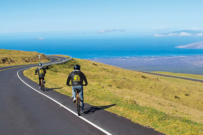 Bikemaui Self Guided Sunrise Bike Tours Couple On The Road