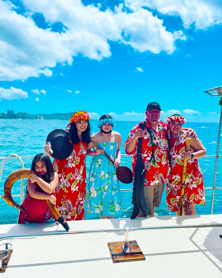 spending time with family and friends aboard oahu kamoauli