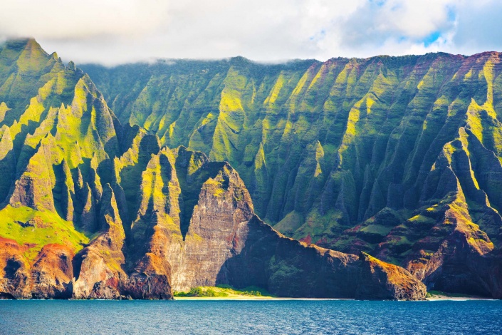 beautiful na pali coast as seen from off shore