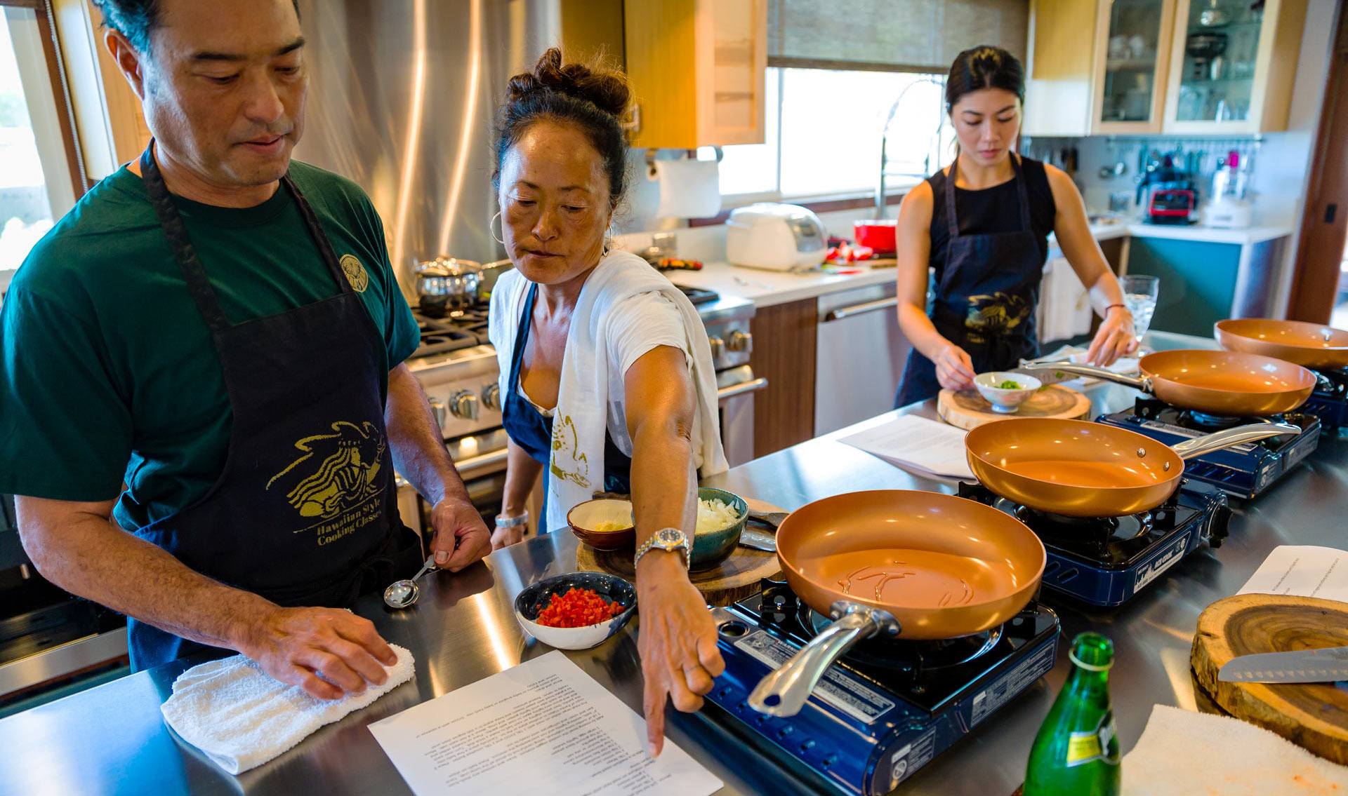 a hands on cooking experience in beautiful honolulu hawaiian style cooking classes oahu