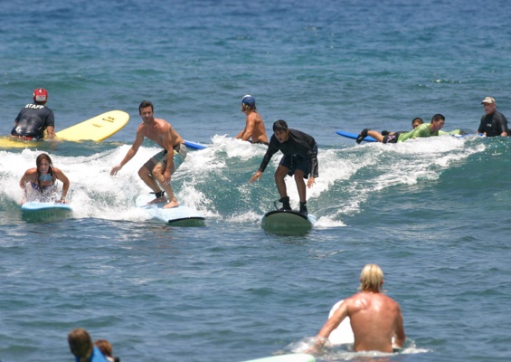 Learntosurfkona Group Surf Lesson Slide Friends