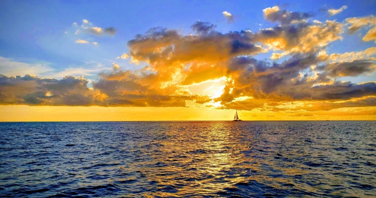 private small boat tour oahu waikiki sunset cruise