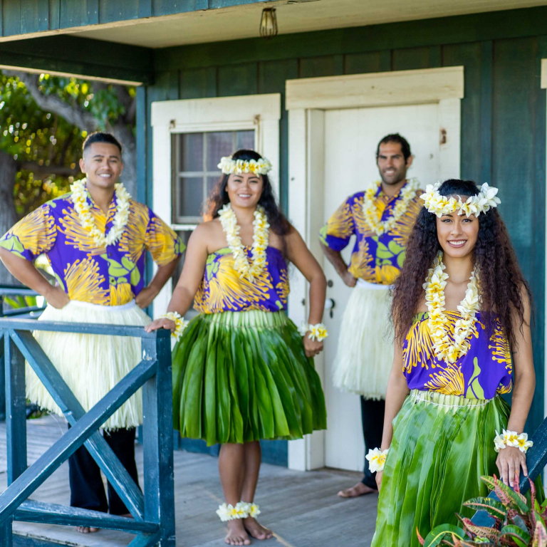 Maunalaniluau Hale Hoaloha Luau At Mauna Lani Dancers 