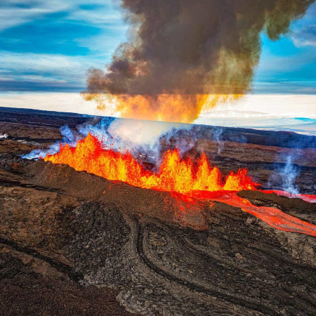 Maua Loa Erruption Volcanoes National Park Safari Productimage